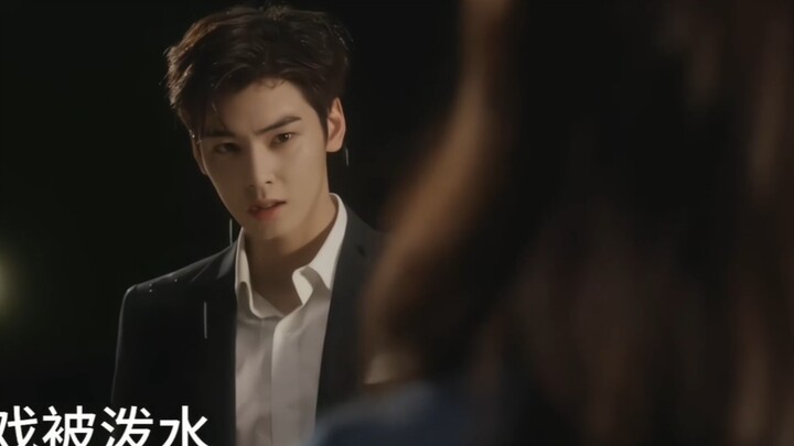 Gương mặt không thể tranh cãi của mỹ nam vạn người mê; tình tiết điên nhưng lại rất hợp lý!