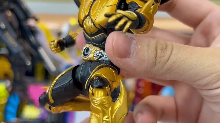 More thorns means more coolness? True bone sculpture sublimation ultimate Kuuga unboxing review!