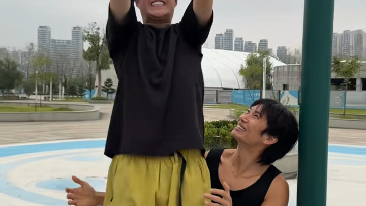 Today, I’m helping Xiao Shenyang stay disciplined!