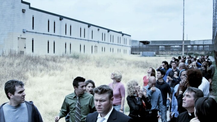 【Film Serba Minim】80 Orang Terjebak di Tempat Maut oleh Dewa, Rumput di Sini Tak Boleh Disentuh—Saat