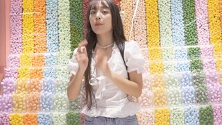تعالوا استمتعوا بالموسيقى! رقص كامل على أغنية "What You Waiting For" بنكهة الحلوى، رقصة تغطية لـ سوم