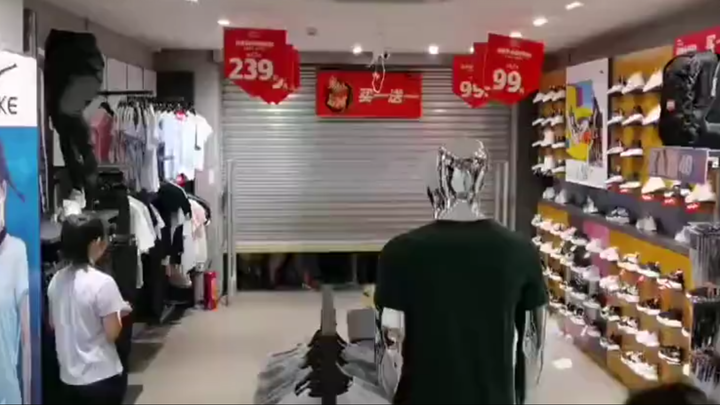 【هونغشينغ إركه】 لحظة فتح متجر هونغشينغ إركه... يبدو وكأن البضائع مجانية!