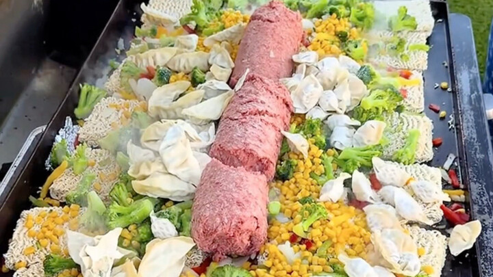 American White Housewife Makes American-Style Chinese Food