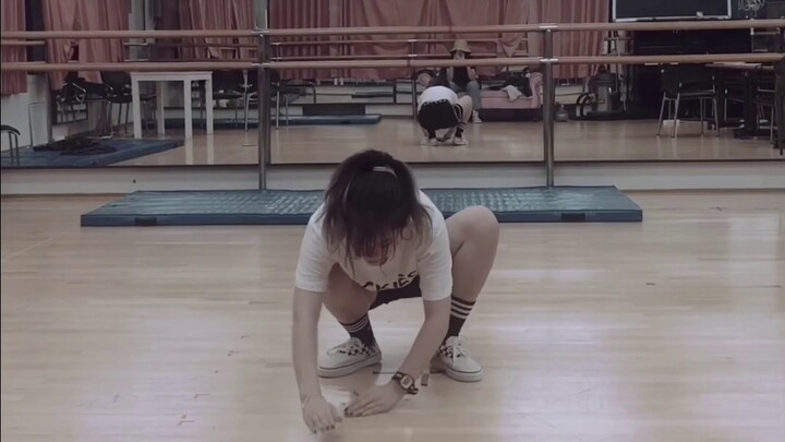 Cover dance of Wang Yibo-candy shop dust blowing dance (continuous vibration dance) Although I am no