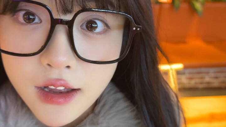 她是不是玩不起...