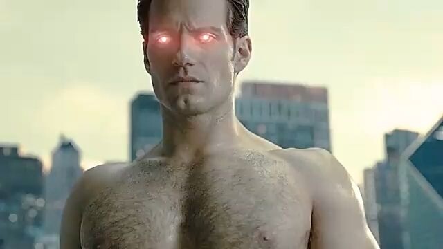 Liên minh Công lý: Anh ta không chỉ có thân thể bất hoại, còn có đôi mắt tia laze nữa, làm sao mà đá