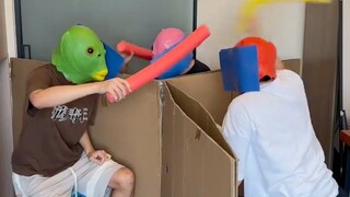 Trong cuộc ẩu đả giữa đời thực, sự sỉ nhục của một bên là do bên kia không hành động