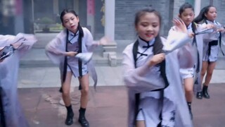 Children's ancient style dance "Storyteller" Seven little sisters' beautiful ancient style fan dance