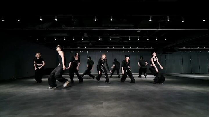 Ông bố nghiêm khắc nhất Kpop! Phòng tập mạnh nhất của các dancer