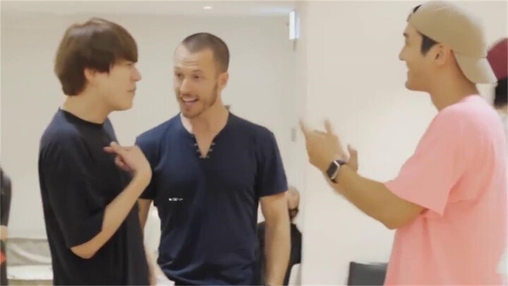 SM Entertainment created an exclusive choreography for Super Junior. Is Cho Kyuhyun serious?