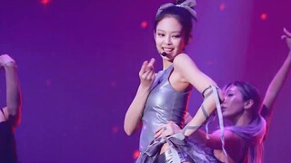 Hình ảnh trực tiếp của JENNIE về You&Me 221016 Seoul Concert không có gì cả.