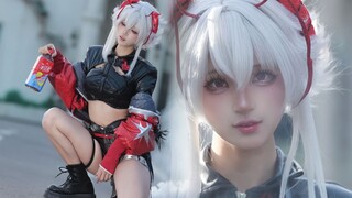 แมลงสาบสีแดงกำลังเต้นรำ!?