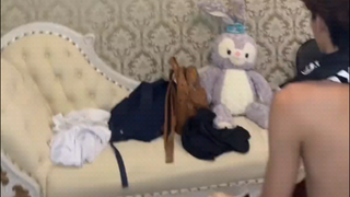 “This young master hired an air-conditioning technician who’s 185 cm tall—and he actually wants to t