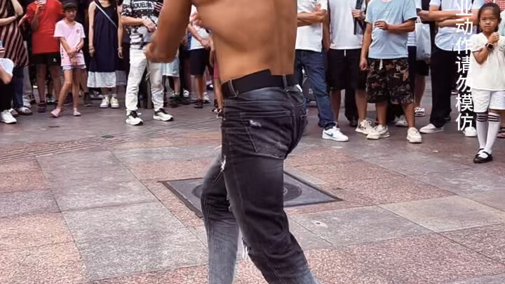 Saudara Crow ada di sini untuk meledakkan jalanan