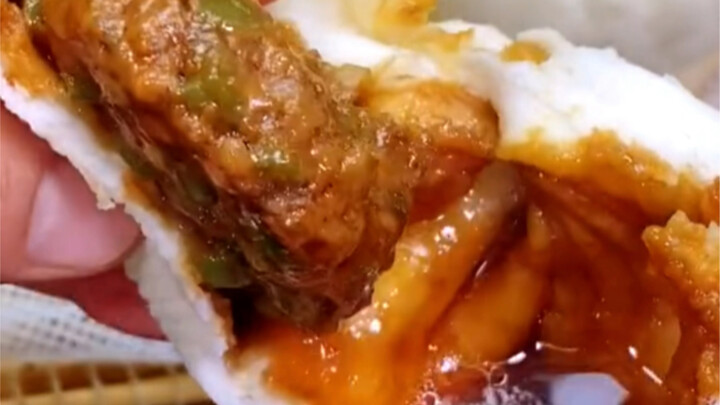 香喷喷的会冒油汁的大肉包，谁能拒绝呢！