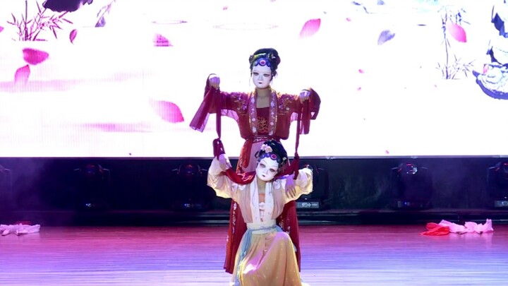 【Upacara Wisuda Universitas Dalian】Versi aransemen tarian duet “Qian Si Xi”