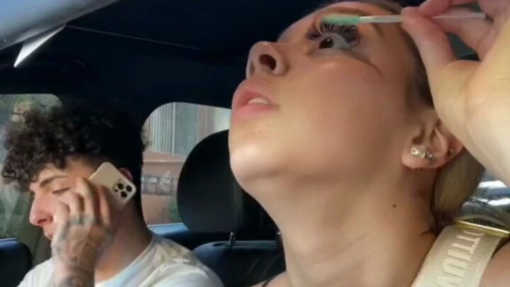 Mengatakan di depan pacar bahwa aku membuat perempuan lain hamil 🤡