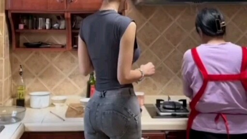 Mẹ chồng: Con trai của mẹ chẳng còn sống được bao lâu nữa.