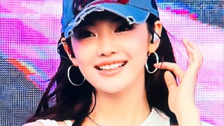 Ning Yizhuo Cerise طلقة مستقيمة الذكرى السنوية لجامعة جيانغنان