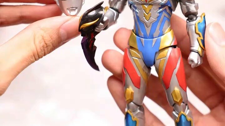 Saya membeli tas keberuntungan Ultraman khusus dari seorang teman seharga 2500 dan tidak sabar menun