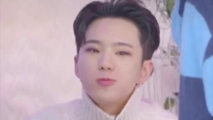 ดูเหมือนจะผิดๆ นะ.. ฉันจะดูอีกทีนะ...