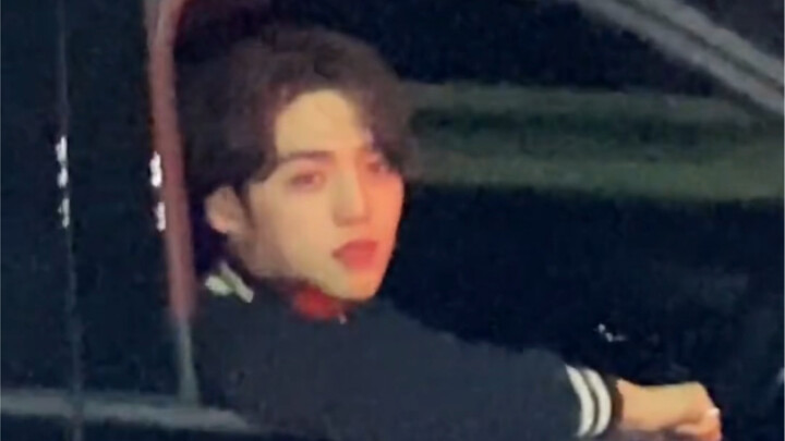 崔胜澈：哥知道哥很帅 但哥要去喝酒了