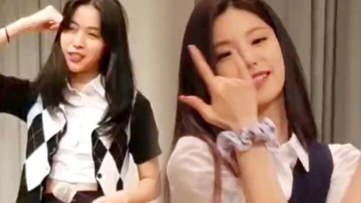 ITZY signed and danced to Stray Kids Menier + (G)I-DLE Tomboy + IVE Love dive + Lesserafim Fearless