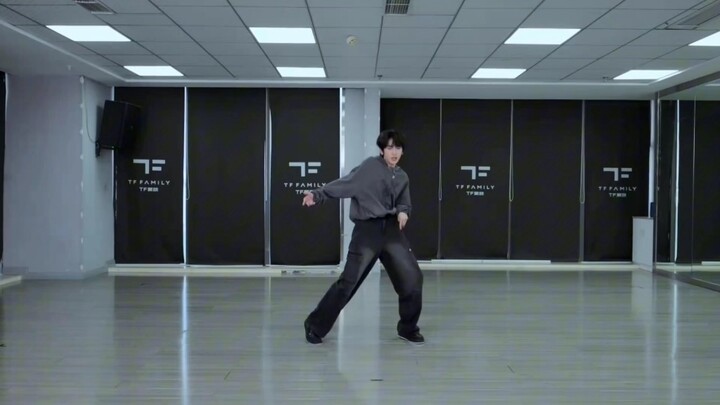 Zuo Qihan’s November Dance Assessment: “Big Ol' Booty”
