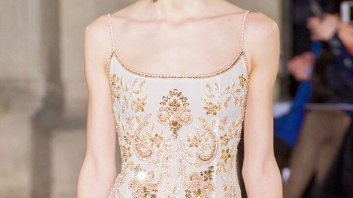 Unbelievable! Big data says you’ll love it! | Stunning golden-threaded fairy dress runway show