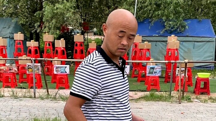 光头可真硬气