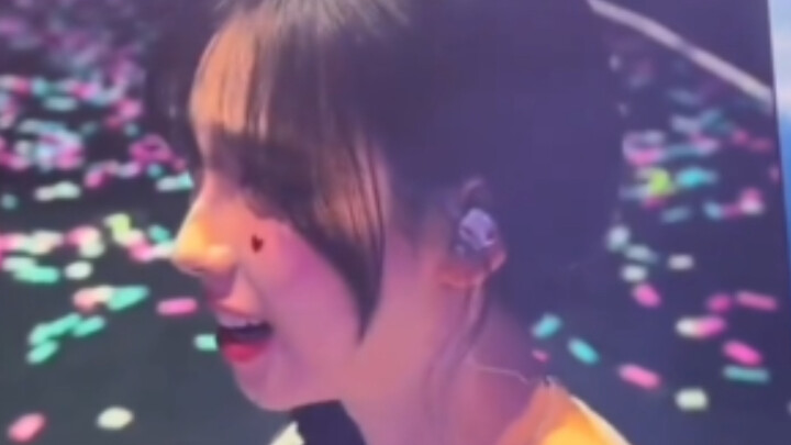 ทำให้พี่สาวทั้งหลายของ aespa ฟินจนใจละลาย ความไม่ปลื้มเขียนไว้ชัดบนหน้า🫣