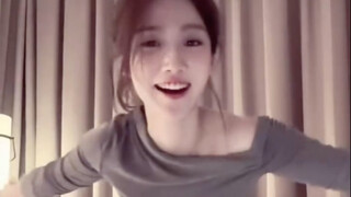 ใครเข้าใจบ้าง ลู่ยววี่เสี่ยวเต้นรำน่าหลงใหลจริงๆ นะ!