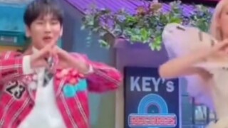 فيديو رقص SOMI x Key "XOXO" تم الكشف عنه!