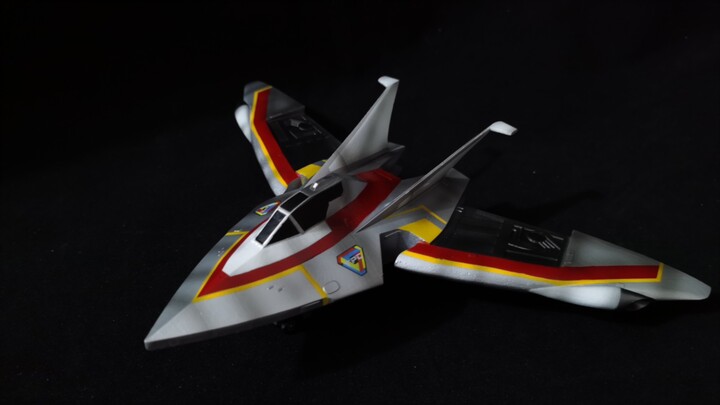 Ultraman Dyna Star Warriors movie version of the aircraft, Victory Swallow No. 1 Naruma Hui dedicate