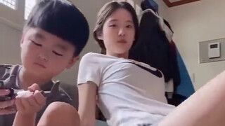 弟弟才不会心疼姐姐