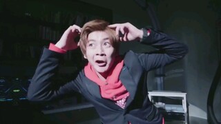 "Vị chủ tịch trẻ dần dần nhận ra rằng mình là học sinh trung học đẹp trai nhất Nhật Bản."