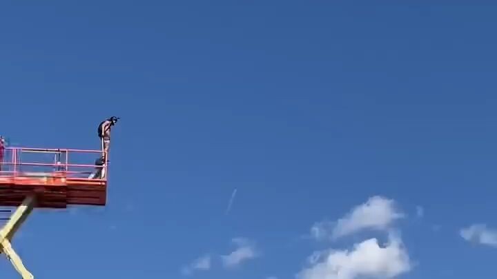 900ft bridge jump