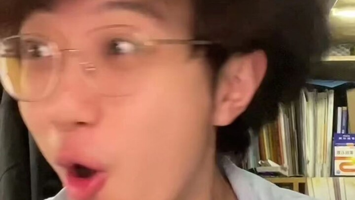 Bán bút trong khuôn viên trường cũng là “dự án khởi nghiệp”?