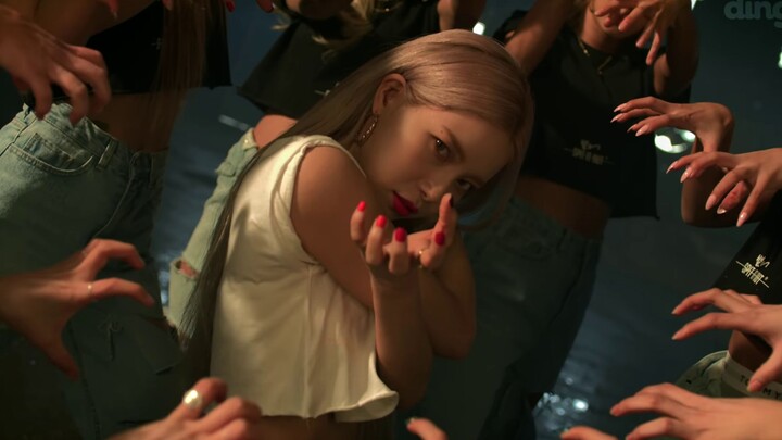 [DINGO] 200423 MAMAMOO Solar - Spit It Out Dance Video