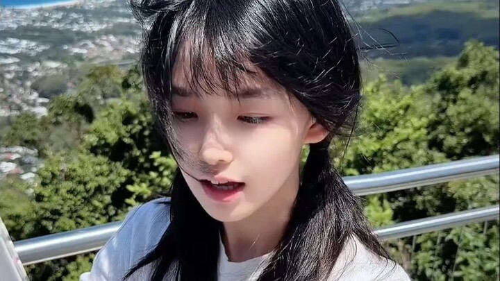 Sixth-Grade Elementary School Student ~ [Liu Geger] ~ Third-Person Relay Swing Dance Challenge