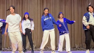 Mười học sinh đứng đầu trường đã biểu diễn trực tiếp các ca khúc "Running Youth" và "Endless Adventu