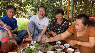 Quá vui kéo đìa cá nấu lẩu mắm, ếch đồng, ốc bươu luộc lá ổi ở Ngã Năm, Sóc Trăng| ÁNH KUA