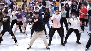 【ITZY】 لا أستطيع التوقف عن الضحك! من الخلف يفعلون أشياء مضحكة سرًا! رقص عشوائي لـ Mafia In the morni