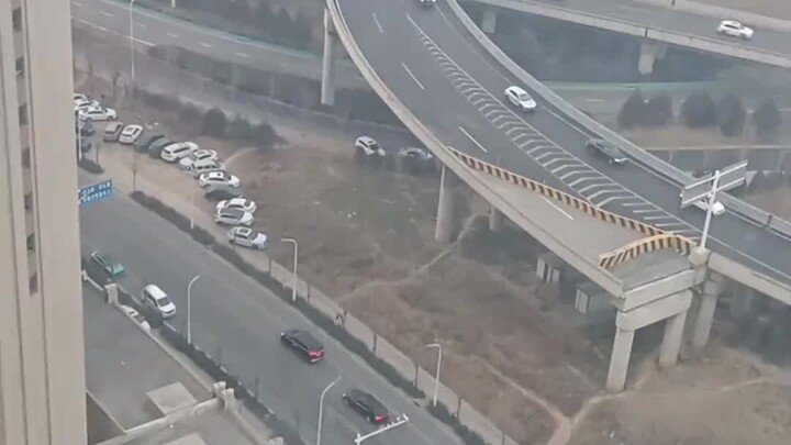 Tôi có thể ngồi đây cả ngày.