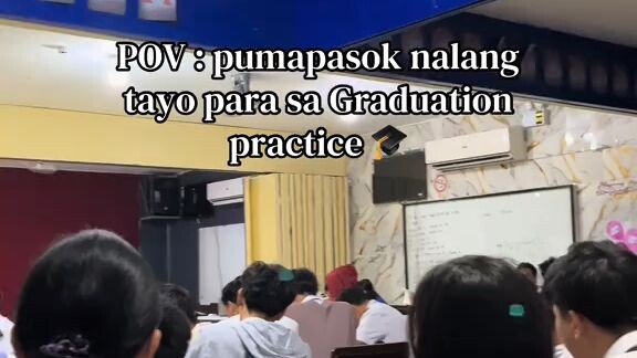 Huhuhu bilis parang kahapon lang grade 7 ngayon graduating na huhu😢😢