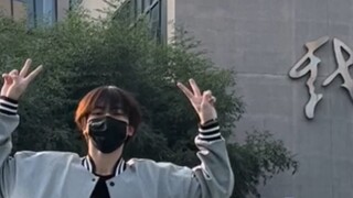 [Zuo Linjie] ความท้าทายการเต้นก้าวเท้าแบบปิดหน้าของ Zhang Yixing ในสนามบาสเก็ตบอล!