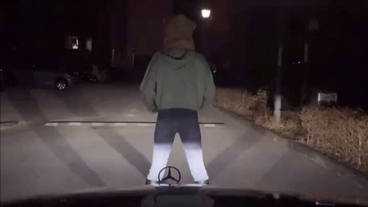 Sorry for the 50 cents lighting effects.