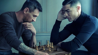 كشفت LV عن كواليس تصوير مشترك لكريستيانو رونالدو وميسي، فقال أحد المستخدمين: "كنت أظن أنها قوة المال