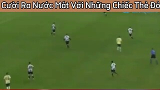 Cười ra nước mắt với những chiếc thẻ đỏ 😆