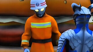 Tiga menyuruh Zero untuk segera bersembunyi, kalau tidak dia akan ditangkap oleh Light Bulb Man!